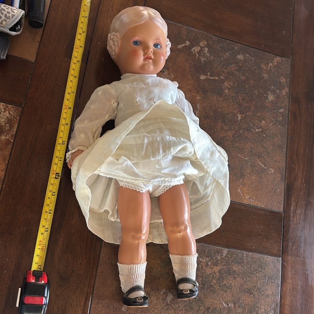 Vintage plastic Doll with inset blue eyes & original clothing & shoes - Picture 7 of 9